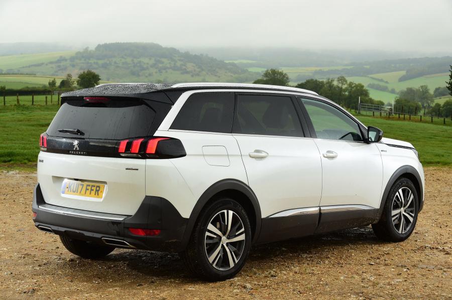 Peugeot 5008 GT Line 2017 года  (UK) (фото 9 из 30)